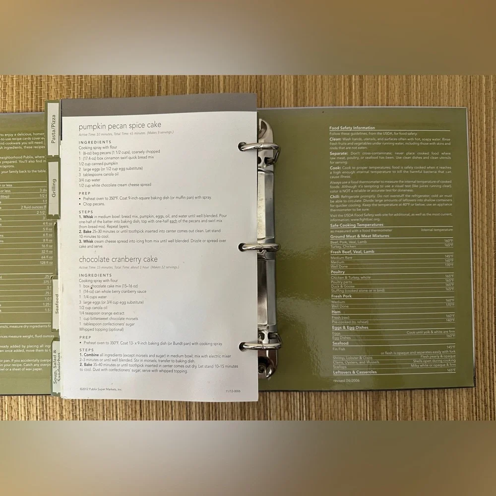 Publix Aprons Simple Meals Binder With Recipes And Tabs Cookbook